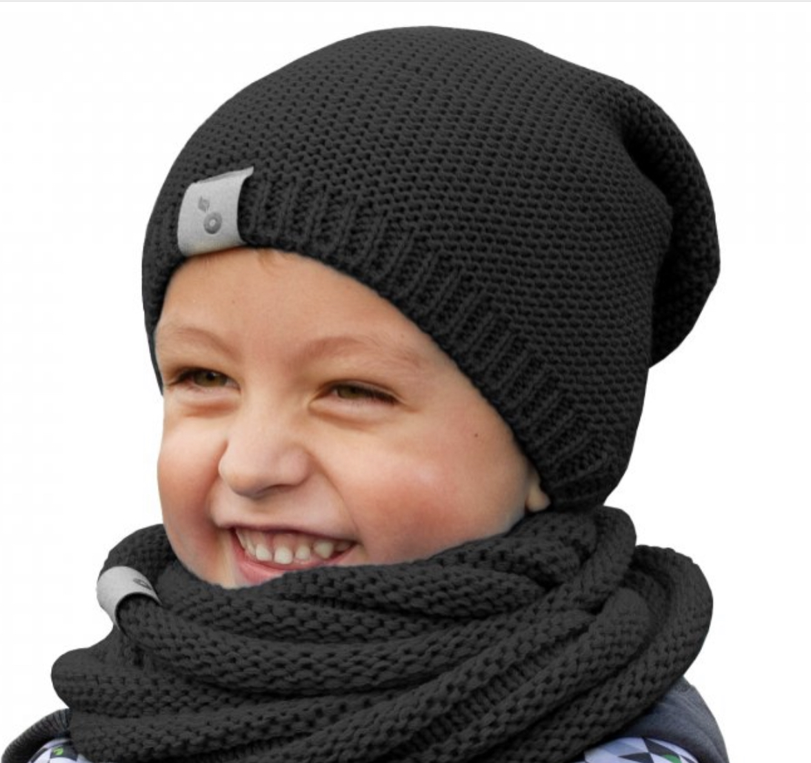 DĚTSKÁ ČEPICE PLETENÁ, ČERNÁ