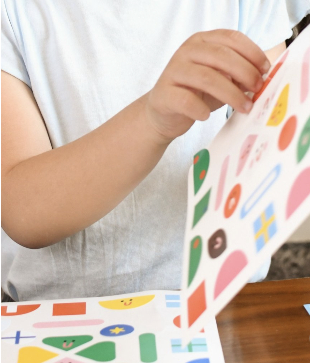 Přemístitelné samolepky - POPPIK Moje první samolepky Ve městě