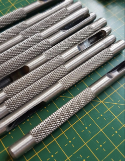 Průrazník - děrovač 4mm