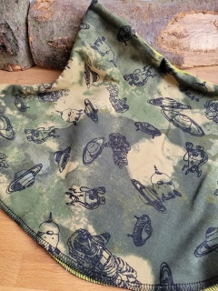 Nákrčník tvarovaný vesmírný maskáč